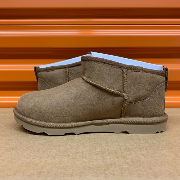 UGG Classic Ultra Mini Women’s Chestnut Boot - Picture 7 of 10